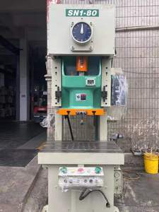 Presse à poinçonner CNC d'<span class=keywords><strong>occasion</strong></span> de haute qualité, presse <span class=keywords><strong>pneumatique</strong></span> de 80 tonnes - Product Image 3