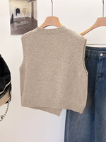 Gilet en tricot respirant beige pour femme, pièce décontractée d'été à superposer, col rond sans manches avec accents de boutons dorés