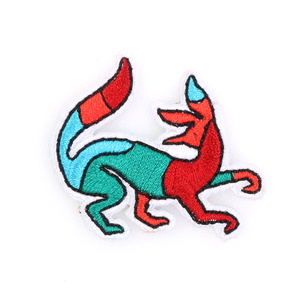 Profesyonel Tedarikçi Nakış Yamaları Etiket Özelleştirilmiş Nakış Yaması Giysi Logosu Renkli Nakış Yamaları Tasarımcı - Product Image 1