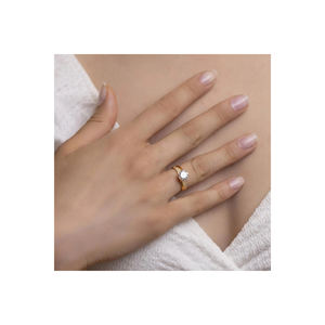 Bague solitaire Yitba en or 22 carats 3223, bijoux fins avec un fini brillant, or blanc et jaune, sertie à la bélière, certifiée IGI - Product Image 1