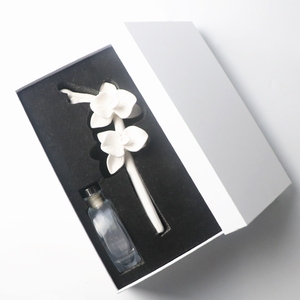 Ambientador de aire perfumado hecho a mano, flor de porcelana de cerámica, botella de vidrio de 100ML, fragancia aromática para el hogar, difusor de caña de aceite esencial - Product Image 6