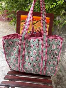 Sac de transport matelassé en coton écologique pour les courses quotidiennes réutilisables, sac en tissu imprimé à la main - Product Image 3