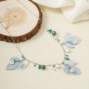 Joyería Botánica Estilo Fairycore, Delicada <span class=keywords><strong>Cadena</strong></span> con Perlas Naturales de Agua Dulce, Circonita, Cristal, Hoja Real y Flor Chapada en Platino - Product Image 1