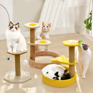 Menara kucing dengan tempat tidur gantung tiang gores untuk dalam ruangan kucing Sisal tiang goresan dengan bola gantung dan tempat tidur kucing