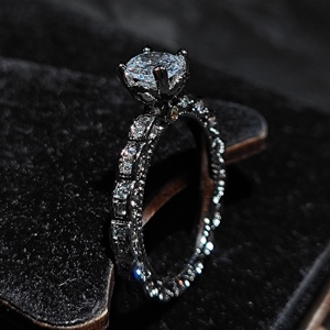 <span class=keywords><strong>Anello</strong></span> Solitario <span class=keywords><strong>di</strong></span> Lusso con Zirconia Cubica Taglio Cuscino, Fascia Eternity con Pavé Completo e Bordo Ondulato, <span class=keywords><strong>Anello</strong></span> <span class=keywords><strong>di</strong></span> Fidanzamento da Donna, Vendita all'Ingrosso - Product Image 1