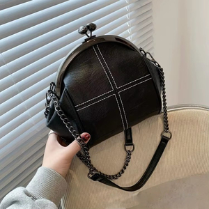 <span class=keywords><strong>Sac</strong></span> à <span class=keywords><strong>main</strong></span> bandoulière structuré hexagonal en <span class=keywords><strong>cuir</strong></span> PU gris clair, style rétro minimaliste, avec fermoir Kiss Lock et cadre métallique, pour femme - En stock - Product Image 5