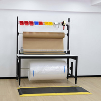Table d'emballage DETALL avec convoyeur conçue pour la production industrielle avec configuration industrielle personnalisée