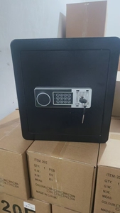 Caja fuerte ignífuga de alta gama y alta resistencia con contraseña electrónica y función de seguridad por huella dactilar para uso en el hogar u oficina. - Product Image 4