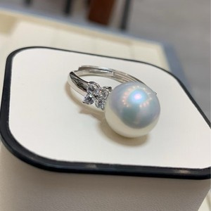 Anillo de Trébol de Plata de Ley S925 de Alta Gama para Mujer, con Perla Natural y Diseño Versátil de Anillo Abierto para el Dedo Índice - Product Image 1