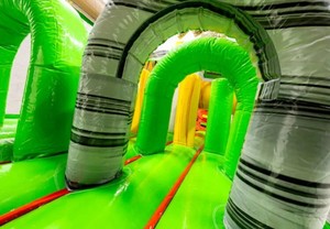 Nuevo diseño de carrera de obstáculos inflable al aire libre y casa de rebote impresionante castillo inflable a la venta - Product Image 3