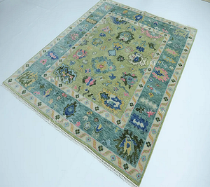 Alfombra de Lana Hecha a Mano de Primera Calidad, Diseño Floral Oushak en Verde Suave, Varios Tamaños, Decoración de Interiores - Product Image 1