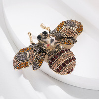 Broche en cristal d'abeille pour femmes, insignes d'insectes en métal avec gros strass, broche en alliage plaqué pour manteau de costume de dame, vintage classique et luxueux