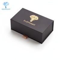 Boîte à parfum magnétique de luxe personnalisée, emballage cadeau en carton rigide avec logo estampé à chaud et insert en mousse