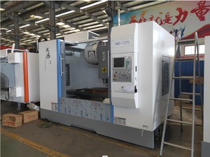 Système de contrôle CNC GSK <span class=keywords><strong>VMC</strong></span> 1270 Centre d'usinage vertical, conique de broche BT40, 11 kW, 8000 tr/min, capacité du magazine à outils de 24 - Product Image 3