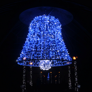 ประติมากรรมระฆังคริสต์มาส LED สีทองขนาดใหญ่ สำหรับตกแต่งทางเข้าเมือง รีสอร์ท และโครงการจัดแสดงงานเทศกาลเชิงพาณิชย์ - Product Image 1