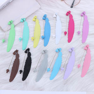 Marcadores de Libros Creativos con Forma de Pluma en Colores Variados para Lectura y Manualidades, Clips de Plástico Ecológicos para Libros de DingHong - Product Image 5