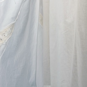 ชุดเดรสผู้หญิงดีไซน์ใหม่จากโรงงานผู้ผลิต (OEM) ตกแต่งด้วยผ้าลูกไม้แบบซ้อนชั้น - Product Image 6