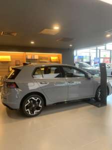 <span class=keywords><strong>Volkswagen</strong></span> Golf 8.5 <span class=keywords><strong>R</strong></span>-Line 2025 Benzina Auto Nuova Guida a Sinistra 5 Posti Sportiva 1.5T 160CV L4 Veicolo per Esportazione in Algeria - Product Image 5