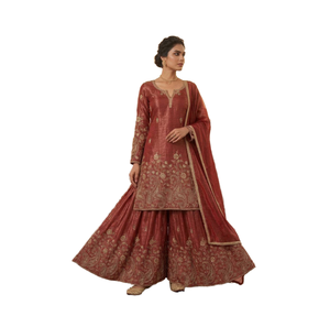 Salwar Kameez en soie rouge brodé, coupe ample, longueur au sol, tenue traditionnelle indienne et pakistanaise pour mariage, tenue pour femmes - Product Image 1