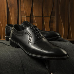 Nouvelles chaussures pour hommes Brookes gravées, en cuir véritable, chaussures derby de mariage, style rétro, en cuir de vachette pleine fleur, chaussures habillées formelles pour affaires. - Product Image 4