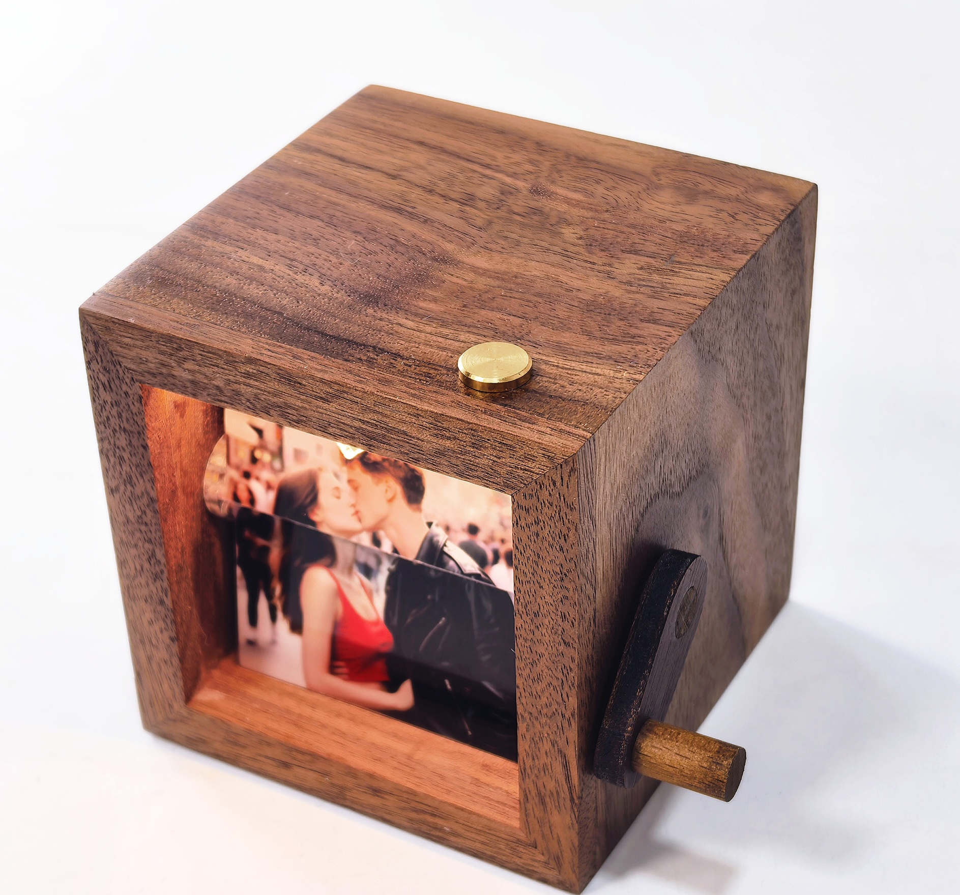 Un totale di 16 pagine (immagini escluse).