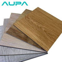 Plancher en vinyle rigide SPC à clipsage étanche pour la décoration intérieure des hôtels et résidences