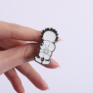 دبوس مينا كرتوني على شكل طفل هاندالا حافي القدمين، بروش من سبيكة معدنية، شارة للصدر والحقيبة، مجوهرات عصرية، هدية، بيع بالجملة - Product Image 4