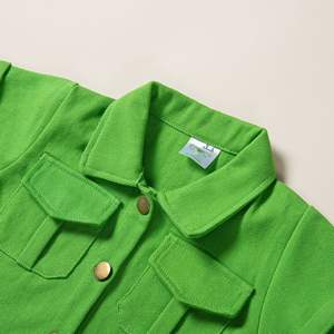 Conjunto de 2 Piezas para Bebés y Niñas Pequeñas, Modelo 2022, Top Corto Rosa Intenso + Pantalones Cortos de Mezclilla Verde, Top con Cuello Camisero + Pantalones Cortos - Product Image 5