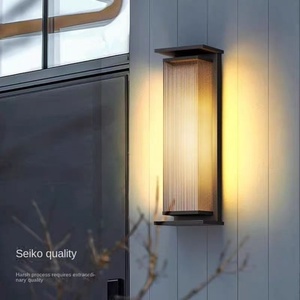 Lampe murale cylindrique solaire étanche pour l'extérieur, conception simple et moderne pour l'éclairage LED de la cour du jardin - Product Image 4