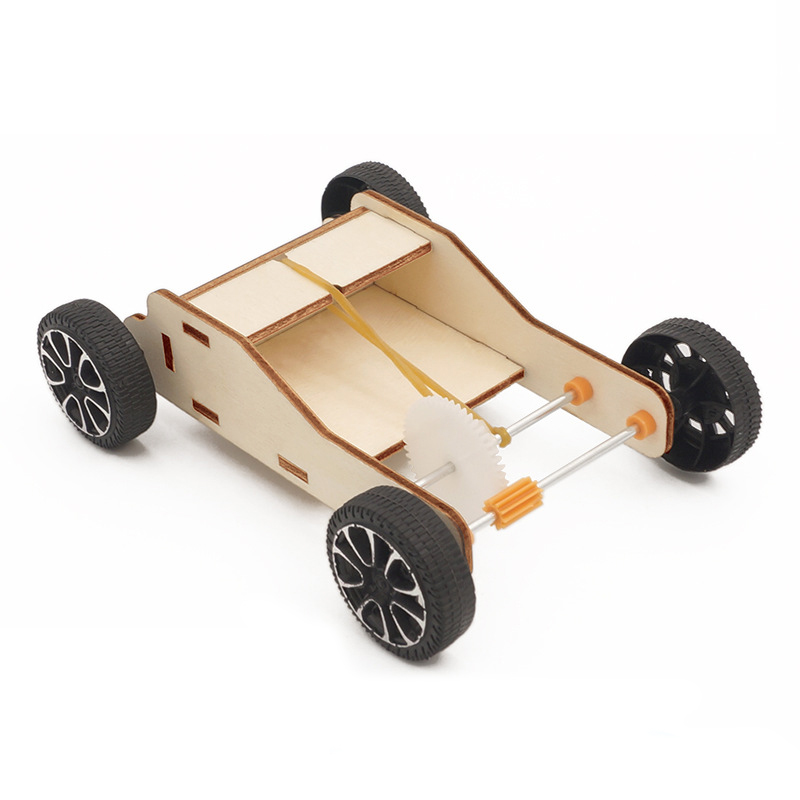 W015 Rubber band power car