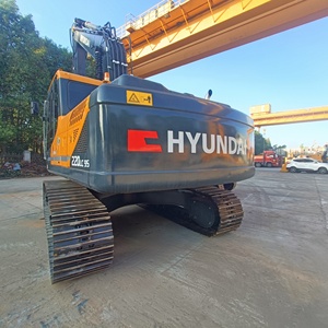 Excavatrice Hyundai 220LC-9s de 22 tonnes avec godet de 0,8 m³ d'occasion en bon état de fonctionnement - Product Image 5
