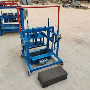 Máquina Manual de Bloques de Bajo Costo para Pequeños Proyectos de Construcción e Infraestructura - Product Image 1