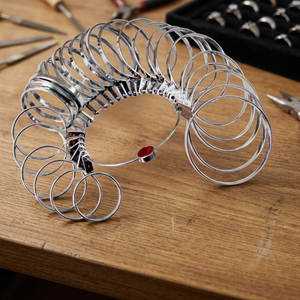 Jeu de 27 jauges de taille pour bracelets en métal, argentées anodisées, outil de mesure de bijoux pour bijoutiers et dimensionnement de bracelets | GS944 - Product Image 3