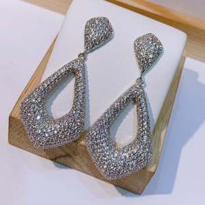 Hibide Spring ต่างหูแบบห้อยดีไซน์เรขาคณิตสุดหรูสำหรับงานแต่งงานเจ้าสาวเพทายลูกบาศก์ E-630เครื่องประดับ - Product Image 5