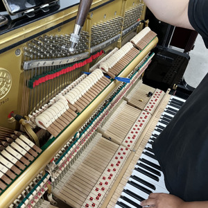 Piano Vertical U1H Usado, Hecho en Japón, para Prácticas, Exámenes y Enseñanza, con Sonido Claro y Brillante - Product Image 5