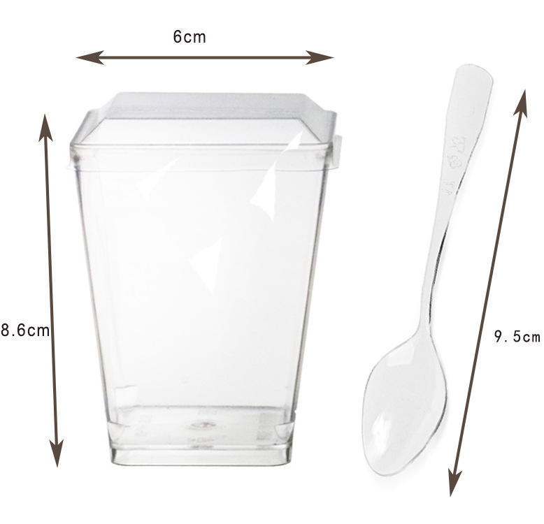 1 tasse + 1 couvercle + 1 cuillère