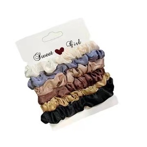 Tissu satiné XXL de grande taille, bandeau et bandeau en satin surdimensionné de créateur - Product Image 1