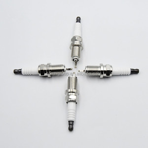 Pièces de rechange pour machines de jardin : Bougie d'allumage pour BR7HS WR5BC BR7HS10 W22FPRU - Product Image 4