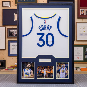 Cornice <span class=keywords><strong>Portafoto</strong></span> <span class=keywords><strong>in</strong></span> <span class=keywords><strong>Legno</strong></span> Massello di Alta Qualità, Fatta a Mano, Durevole ed Ecologica per Maglie NBA, con Supporto da Parete Personalizzabile per Arredamento Casa - Product Image 4