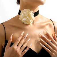 Set Gelang Choker Bunga Mawar Kain Berumbai Romantis Elegan Gaya Korea Kalung Choker Bunga Kepribadian Vintage Fashion Uniseks