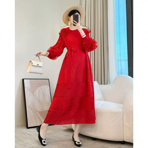 Vestido Plisado Miyake de Alta Gama, Casual, Nueva Colección PY 2026, Color Naranja, con Flores 3D, Talla Grande, Holgado, Maxi Vestido, Venta al Por Mayor - Product Image 3