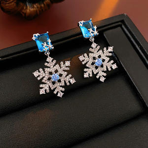 Pendientes de Plata con Diseño de Hojas de Zirconia y Gota de Agua, Estilo Chino Moderno, Lujo Ligero, Alta Gama, Retro y Elegante - Product Image 4