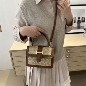 Fashionable Retro Lock Handbag Simple Crossbody Shoulder Bag Niche Design <b>Small</b> Square Women's Messenger Bag - Product Image 2