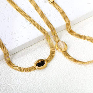 Collares de Moda con Cadena de Malla Dorada y Piedra Ojo de Gato con Engaste Ovalado, Joyería Unisex para Regalo - Product Image 2