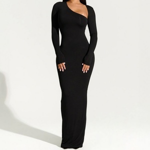 Vente en gros de robes de mode pour femmes, personnalisables, de haute qualité, nouvelle collection automne, à manches longues, col asymétrique, dos fendu - Product Image 1