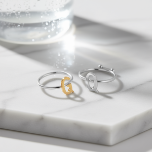 Anello con Lettera in Acciaio Inossidabile Angelina 6mm Gioielli Unisex alla Moda - Product Image 4