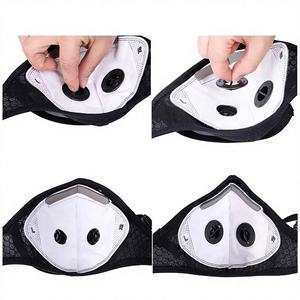 Máscara Protectora Gris de Media Cara con Absorción de Humedad Diseñada para Ciclismo y Aventuras al Aire Libre - Lumina In-26 - Product Image 1