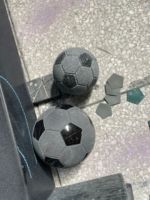 Sculpture à la main Design Ballon de football en pierre Sculpture de football en granit Pierres tombales en pierre commémorative