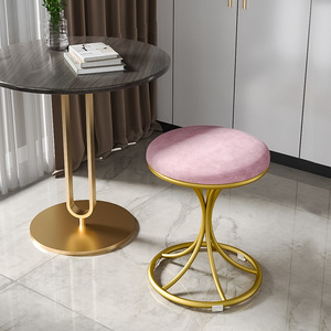 Tabouret de dressing rond tendance pour chambre à coucher, siège en velours doux, structure en métal doré, tabouret de décoration pour la maison avec coussin confortable - Product Image 5