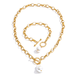 طقم مجوهرات JINYOU 813 عصري بتصميم باروكي مع قلادة لؤلؤية وسلسلة من الفولاذ المقاوم للصدأ مطلية بالذهب وسوار - Product Image 1